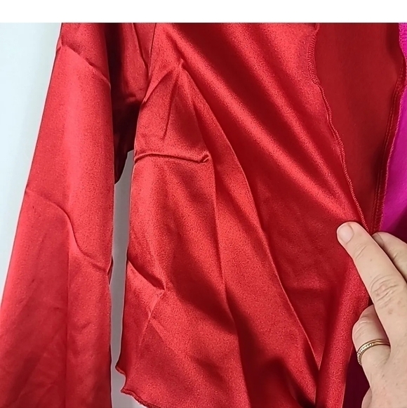 NEW JULIA by Love J Satin Red Pink Tie Front Crop Top Blouse Sz S - Picture 4 of 10